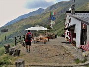 61 Passaggio e sosta al Rif. Longo (2026 m)